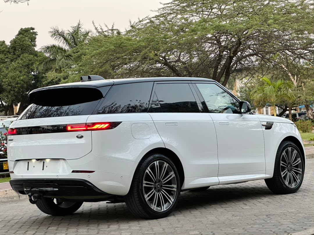 RANGE ROVER SPORT  DAYNAMIC  SE MHEV AUTOBIOGRAPHY thumbnail 3